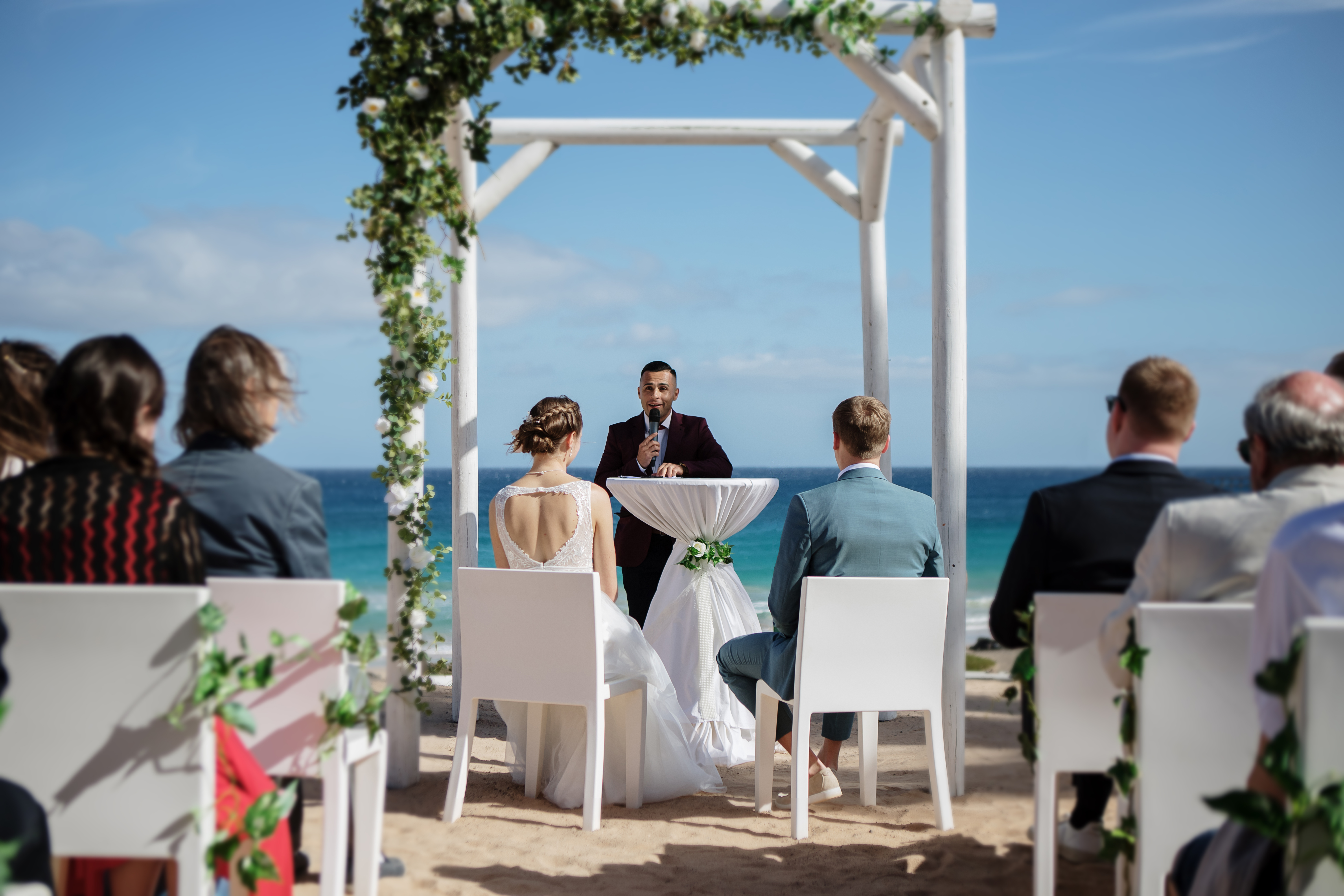 Wedding ceremony at the beach of Fuerteventura with a celebrant